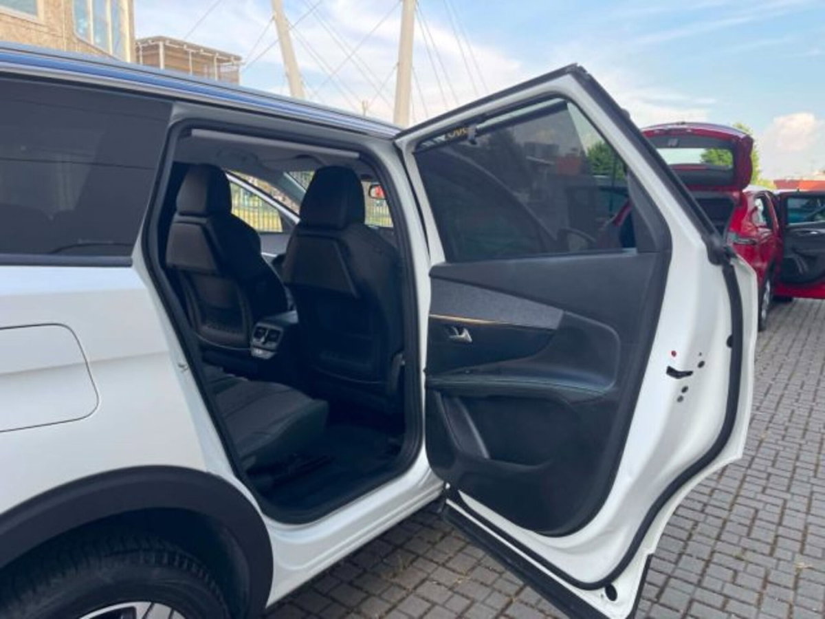Peugeot 5008 BlueHDi 130 S&S Allure Pack (8)