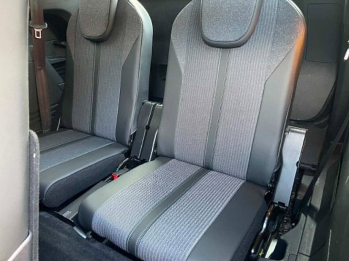 Peugeot 5008 BlueHDi 130 S&S Allure Pack (9)