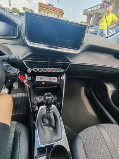 Peugeot 208 1.2 puretech Allure s&s 100cv (10)
