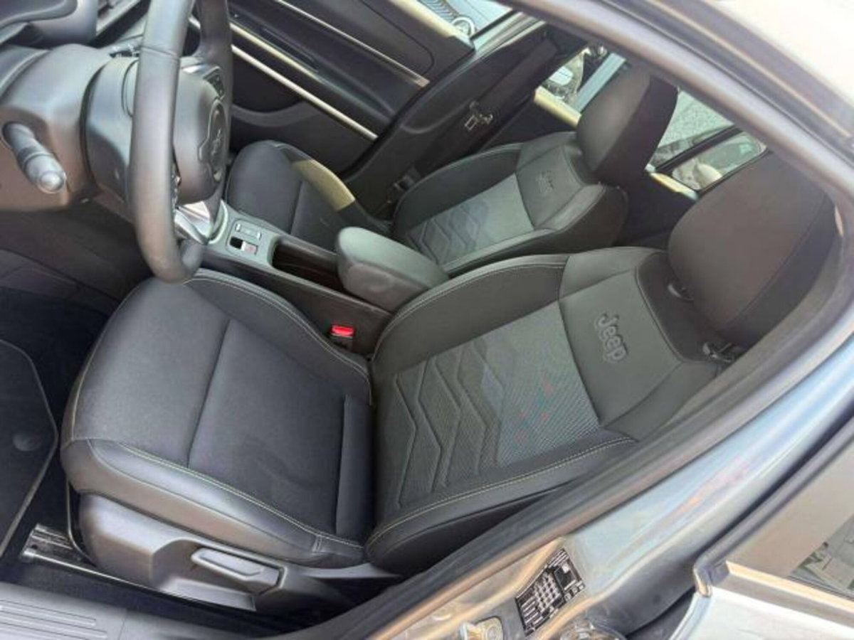 Jeep Avenger 1.2 turbo Summit fwd 100cv (8)