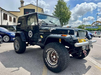 Jeep Wrangler 2.5 Laredo usata