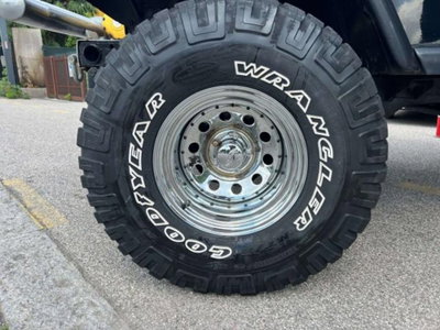 Jeep Wrangler 2.5 Laredo (8)