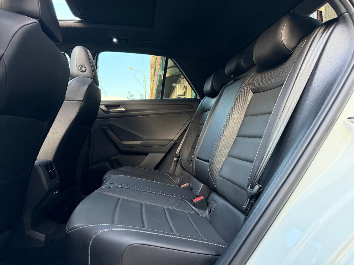 Volkswagen T-Roc 2.0 tdi R-Line 4motion 150cv dsg (18)