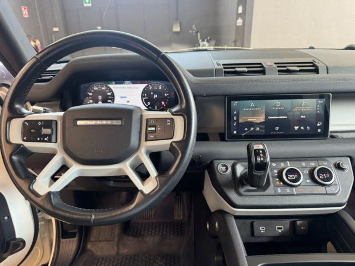 Land Rover Defender 110 2.0 SD4 AWD Auto SE (7)