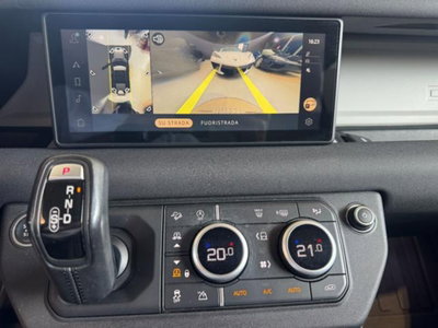 Land Rover Defender 110 2.0 SD4 AWD Auto SE (8)