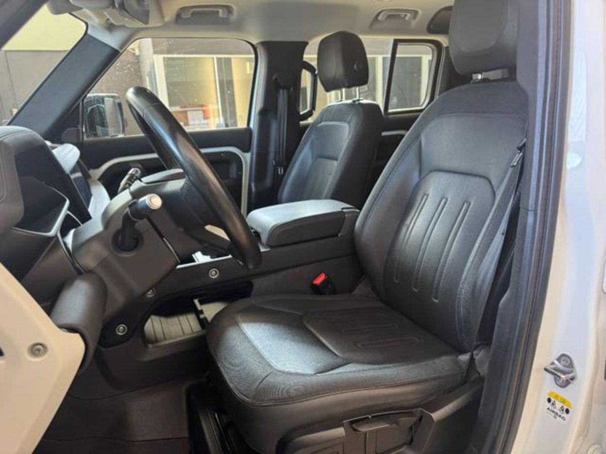 Land Rover Defender 110 2.0 SD4 AWD Auto SE (9)