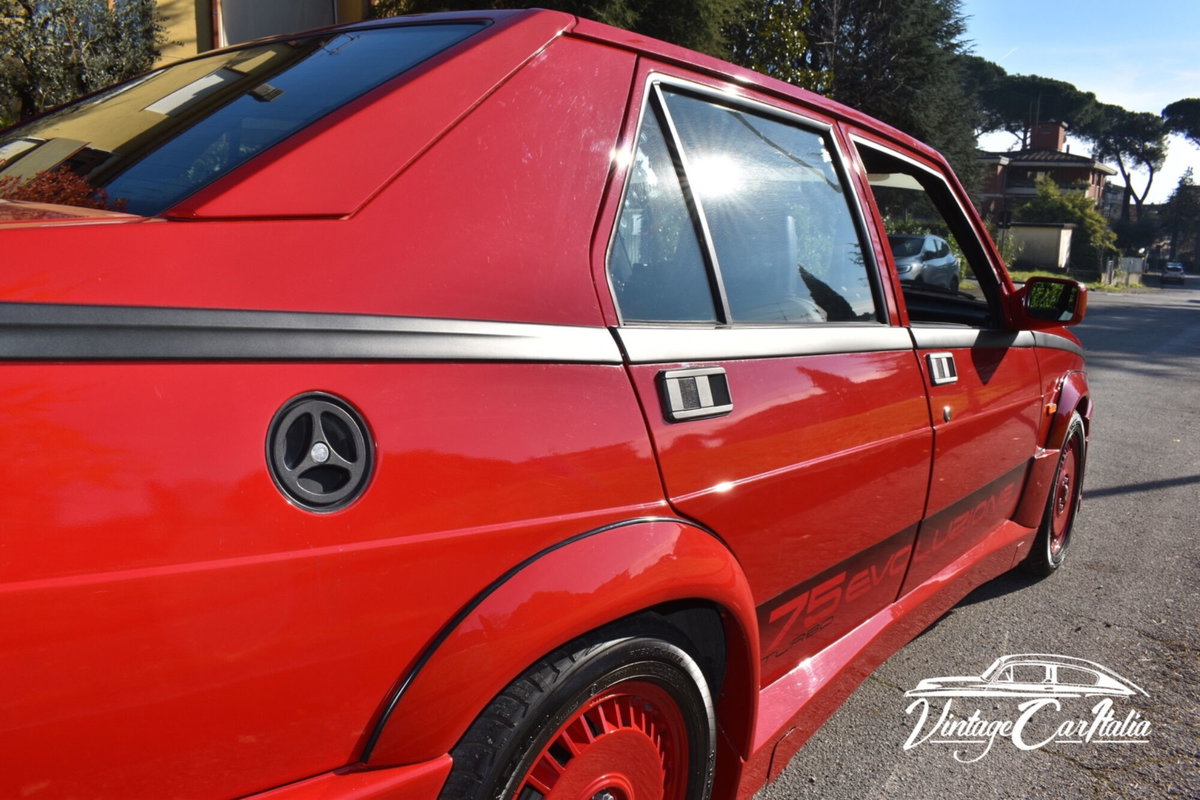 Alfa Romeo 75 1.8i turbo Evoluzione (19)