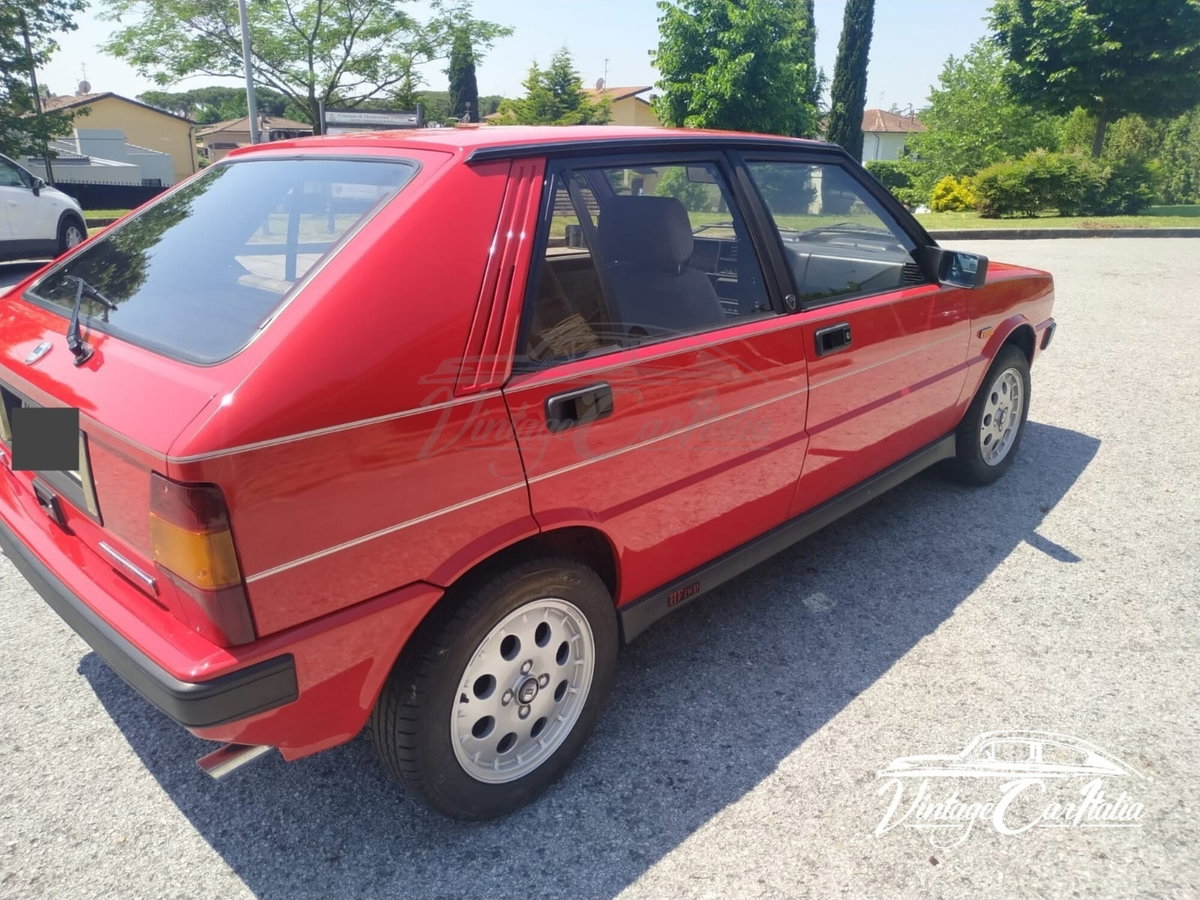 Lancia Delta turbo HF integrale (4)