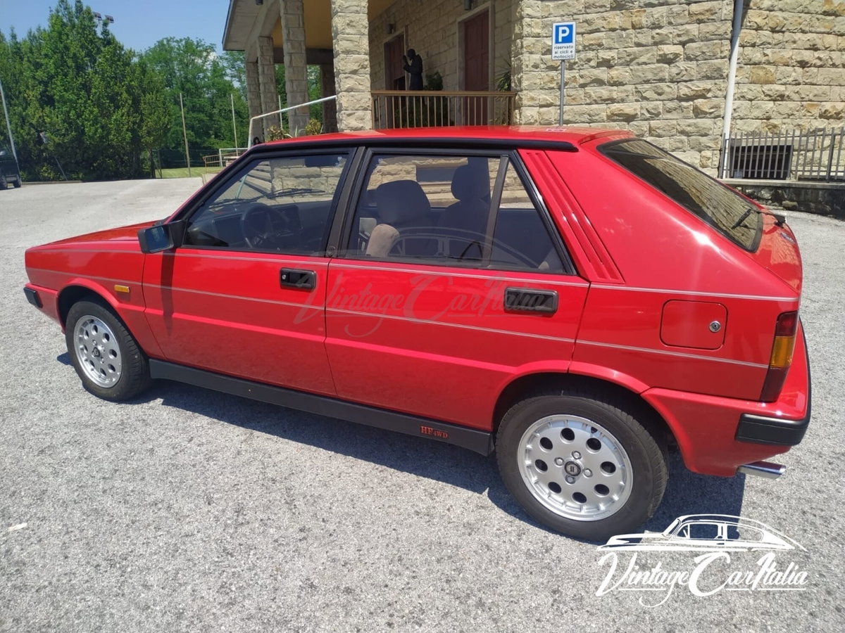Lancia Delta turbo HF integrale (5)