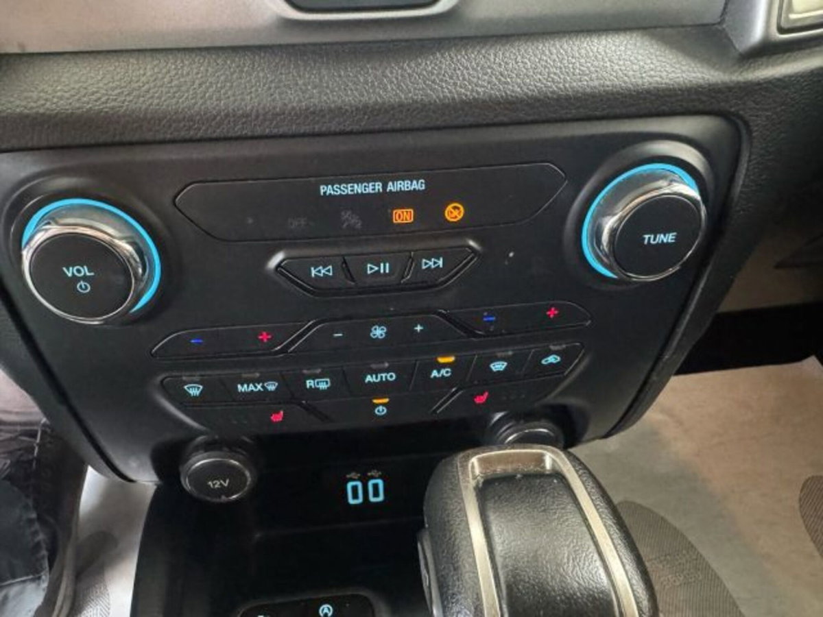 Ford Ranger Pick-up Ranger 2.0 ECOBLUE aut. 213 CV DC Limited 5 posti (16)