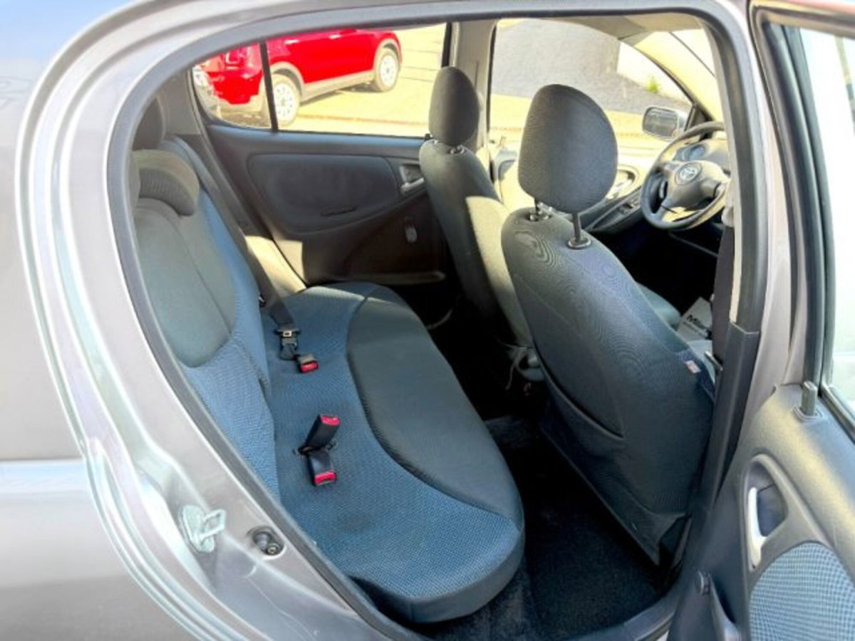 Toyota Yaris D-4D cat 5 porte Sol (13)