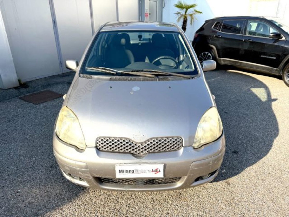 Toyota Yaris D-4D cat 5 porte Sol (5)