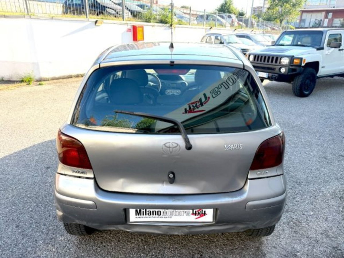 Toyota Yaris D-4D cat 5 porte Sol (6)