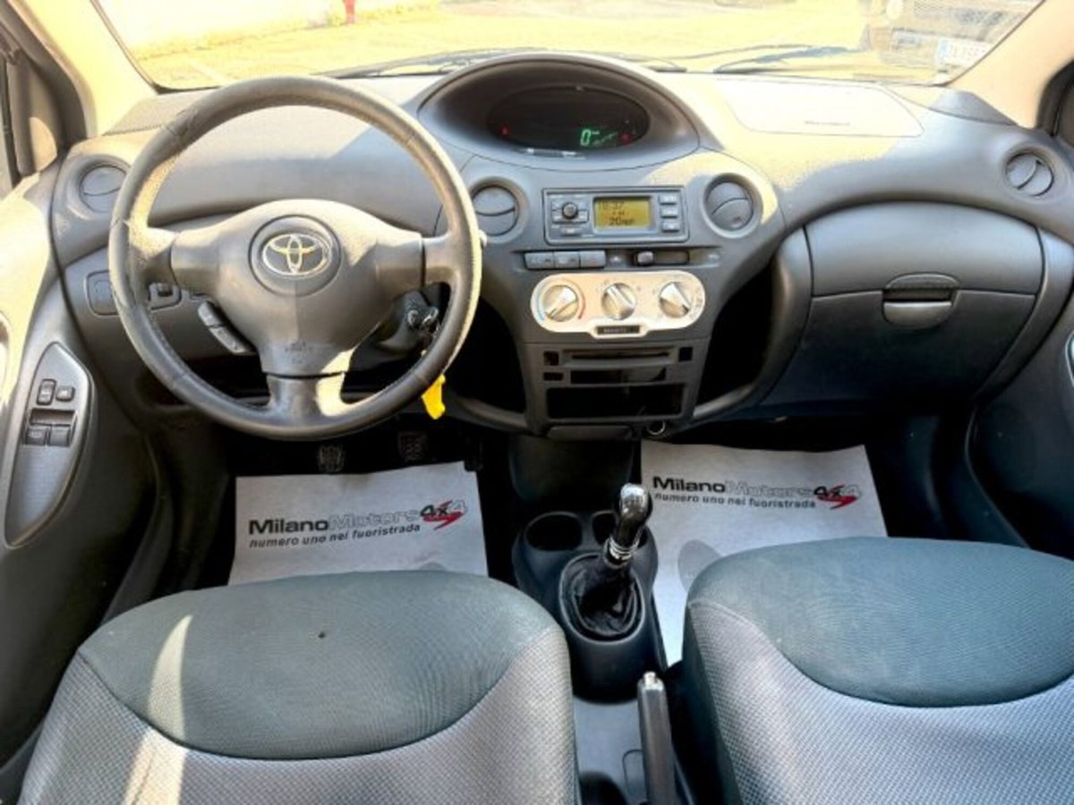 Toyota Yaris D-4D cat 5 porte Sol (9)