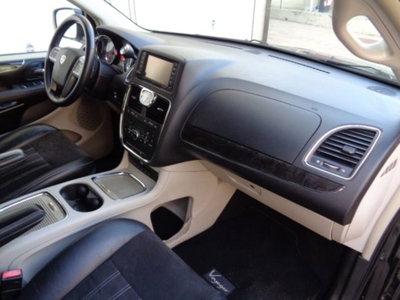 Lancia Voyager 2.8 Turbodiesel Platinum 177 CV (11)