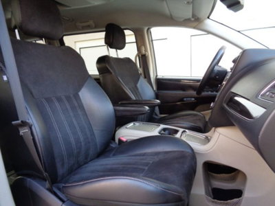 Lancia Voyager 2.8 Turbodiesel Platinum 177 CV (12)