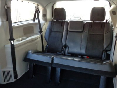 Lancia Voyager 2.8 Turbodiesel Platinum 177 CV (14)