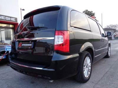 Lancia Voyager 2.8 Turbodiesel Platinum 177 CV (7)