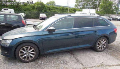 Skoda Superb Station Wagon 2.0 TDI EVO 200 CV SCR DSG Wagon 4x4 Executive (3)