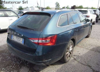Skoda Superb Station Wagon 2.0 TDI EVO 200 CV SCR DSG Wagon 4x4 Executive (5)