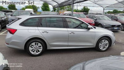 Skoda Octavia Station Wagon 2.0 TDI EVO SCR 150 CV DSG 4x4 Wagon Executive (7)