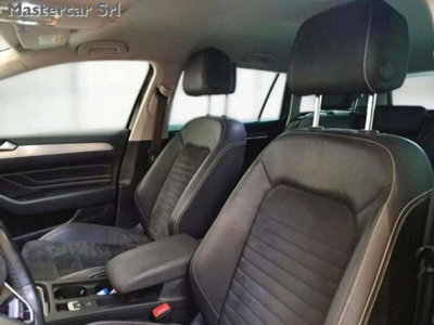 Volkswagen Passat Variant 2.0 TDI SCR 200 CV 4MOTION DSG Executive (10)