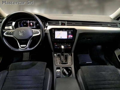Volkswagen Passat Variant 2.0 TDI SCR 200 CV 4MOTION DSG Executive (11)