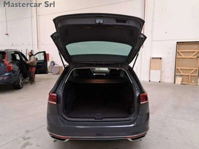 Volkswagen Passat Variant 2.0 TDI SCR 200 CV 4MOTION DSG Executive (15)