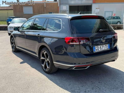 Volkswagen Passat Variant 2.0 TDI SCR 200 CV 4MOTION DSG Executive (4)