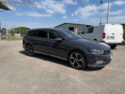 Volkswagen Passat Variant 2.0 TDI SCR 200 CV 4MOTION DSG Executive (8)