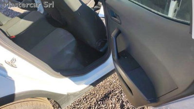 SEAT Arona 1.0 ecotsi 95cv (9)