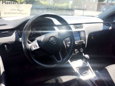 Skoda Octavia Station Wagon 2.0 TDI SCR 150 CV Wagon Executive (5)
