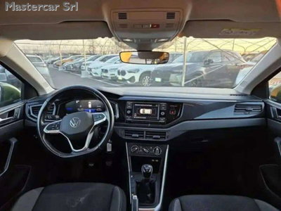 Volkswagen Taigo 1.0 tsi Life 95cv (9)