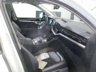 Volkswagen Touareg 3.0 V6 TDI SCR Black Style (8)