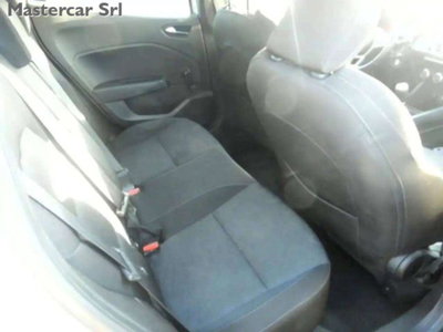 Renault Clio 1.0 tce Techno 90cv (5)