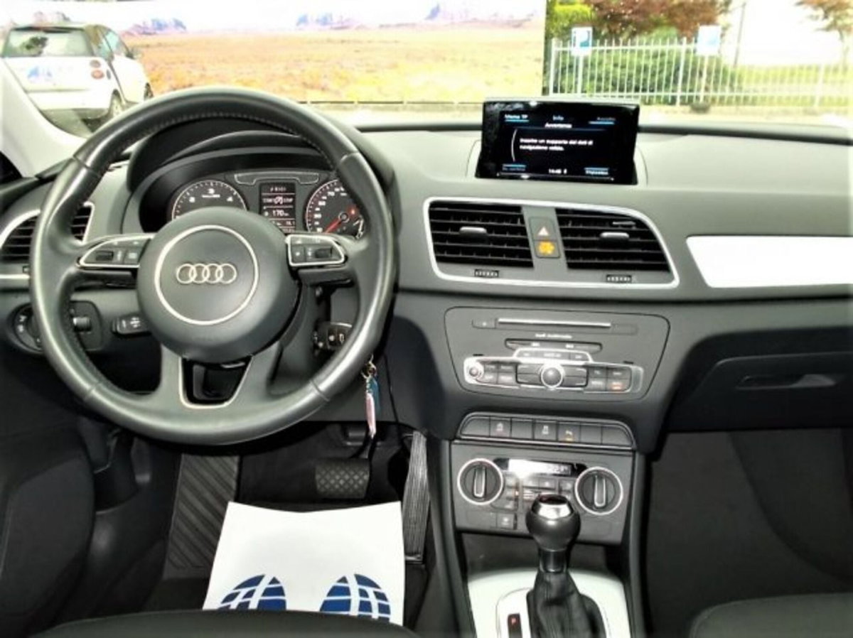 Audi Q3 2.0 TDI 120 CV S tronic Business (10)