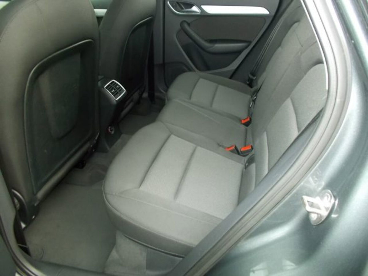 Audi Q3 2.0 TDI 120 CV S tronic Business (13)