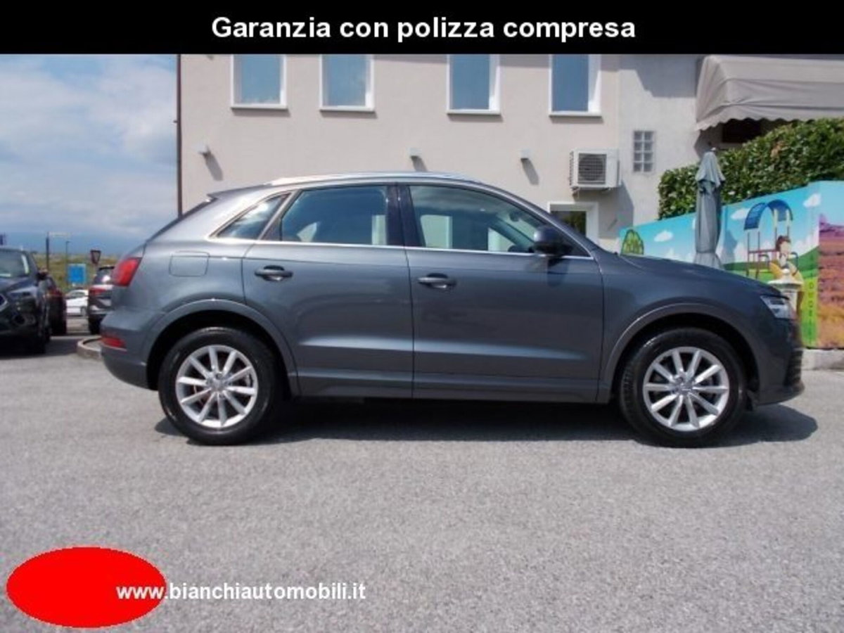 Audi Q3 2.0 TDI 120 CV S tronic Business (6)