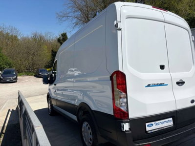 Ford E-Transit Furgone 350 Batteria 68kWh 269CV PL-SL-TA Furgone Trend (4)