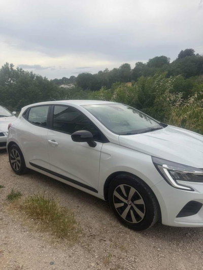Renault Clio Full Hybrid E-Tech 145 CV 5 porte Equilibre (5)