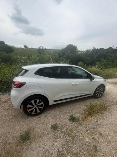Renault Clio Full Hybrid E-Tech 145 CV 5 porte Equilibre (9)