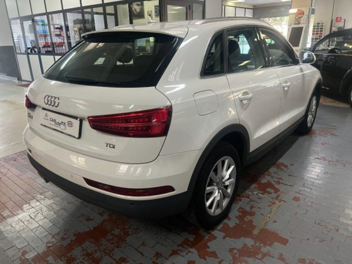 Audi Q3 2.0 TDI 120 CV Business (4)