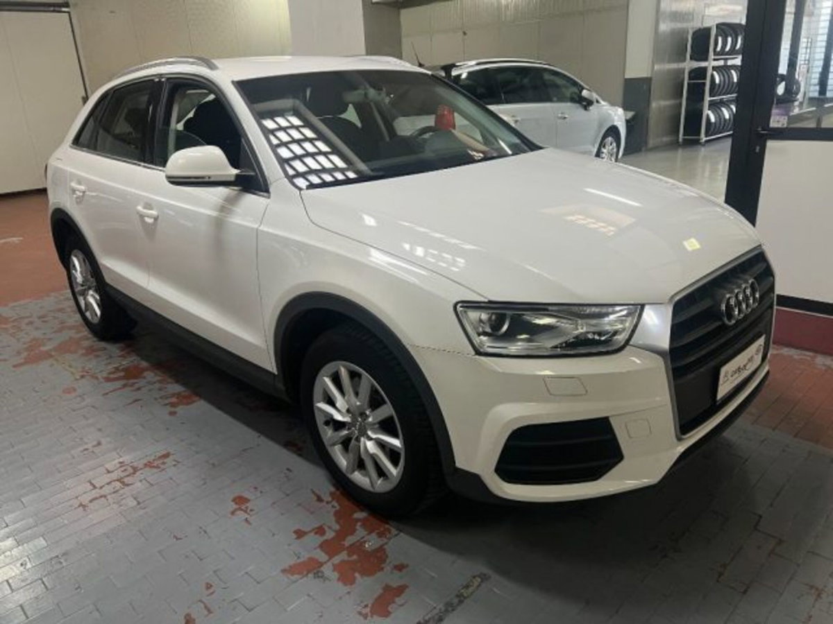 Audi Q3 2.0 TDI 120 CV Business (5)