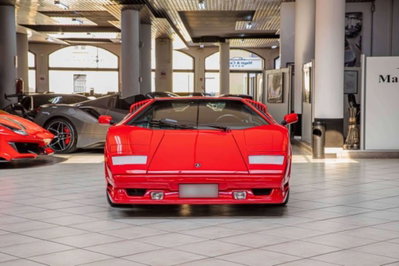 Lamborghini Countach 25° (2)