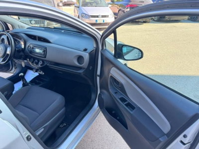 Toyota Yaris 1.0 5 porte Active (20)