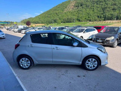 Toyota Yaris 1.0 5 porte Active (4)