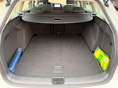 Volkswagen Golf Variant 2.0 TDI SCR DSG Life (13)