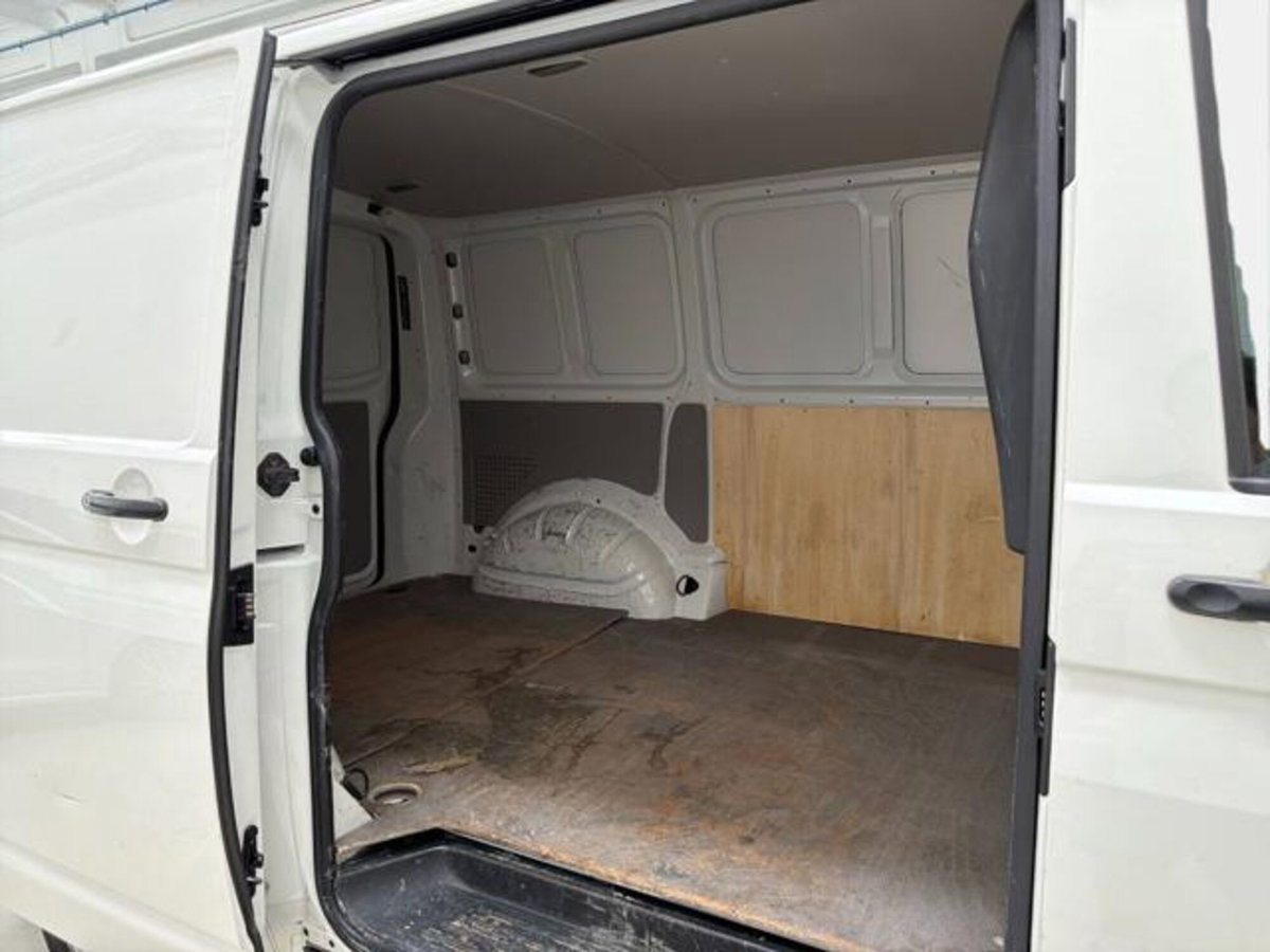 Volkswagen Veicoli Commerciali T6.1 Furgone Transporter 32 2.0 tdi 150cv Business p.c. dsg7 (13)