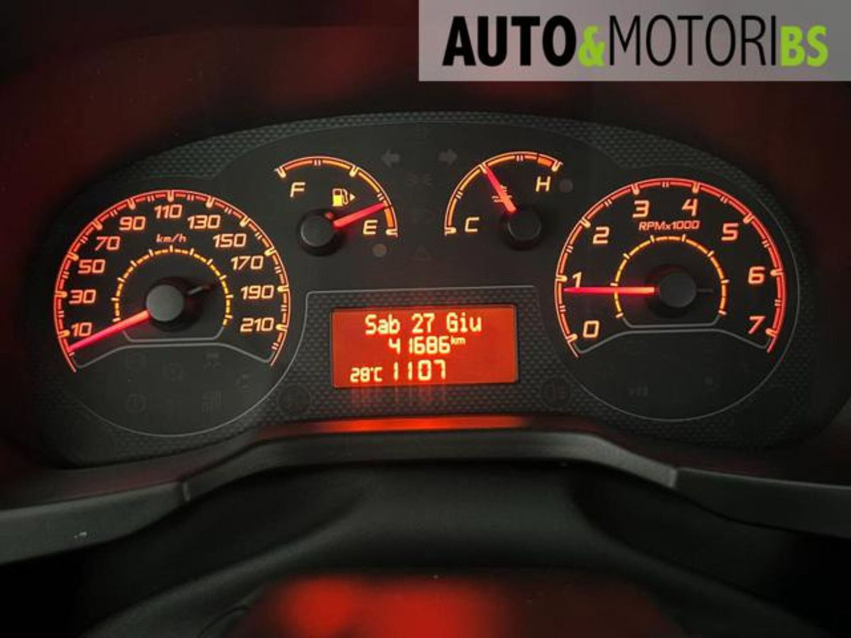Fiat Qubo 1.3 MJT 95 CV Lounge (13)