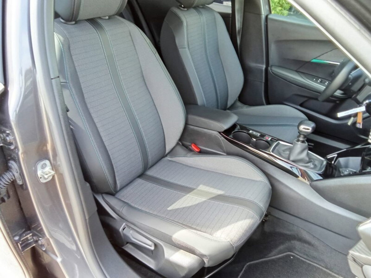 Peugeot 2008 PureTech 130 S&S Allure Pack (11)